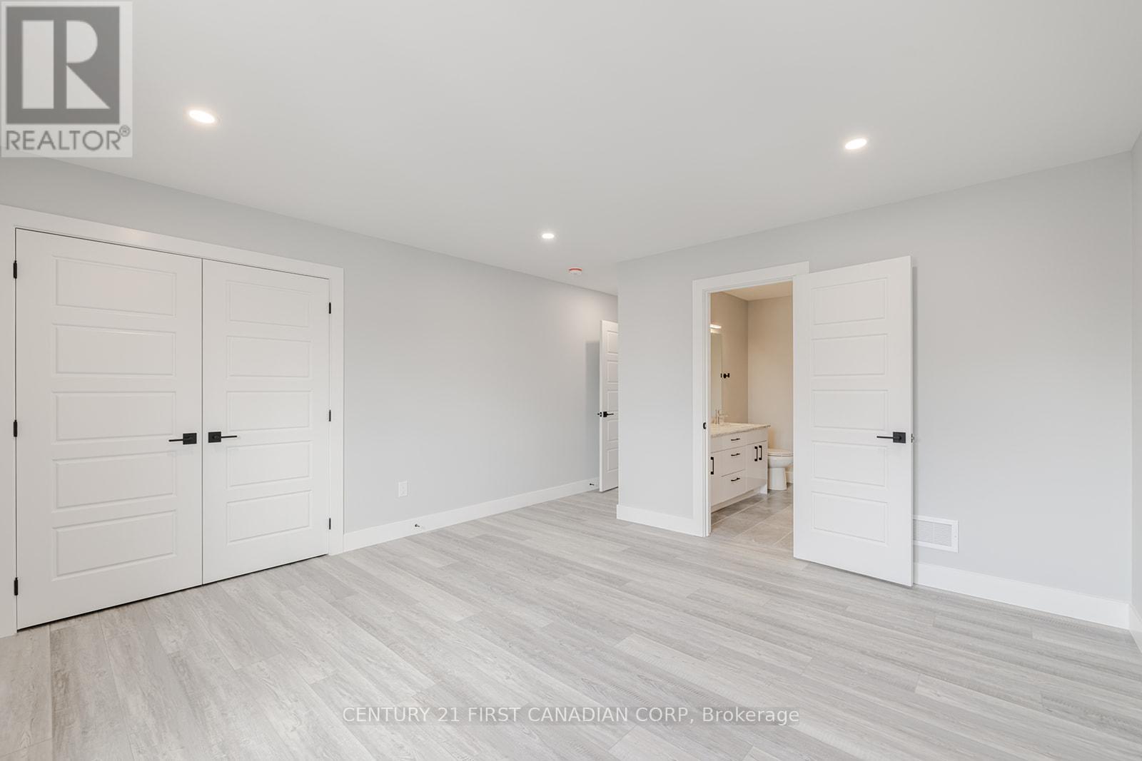 109 Ross Street Property Photo 13