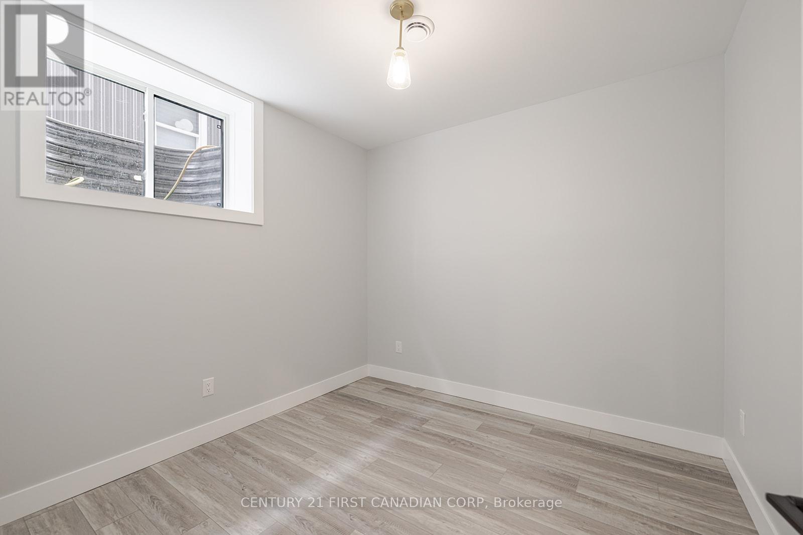 109 Ross Street Property Photo 20