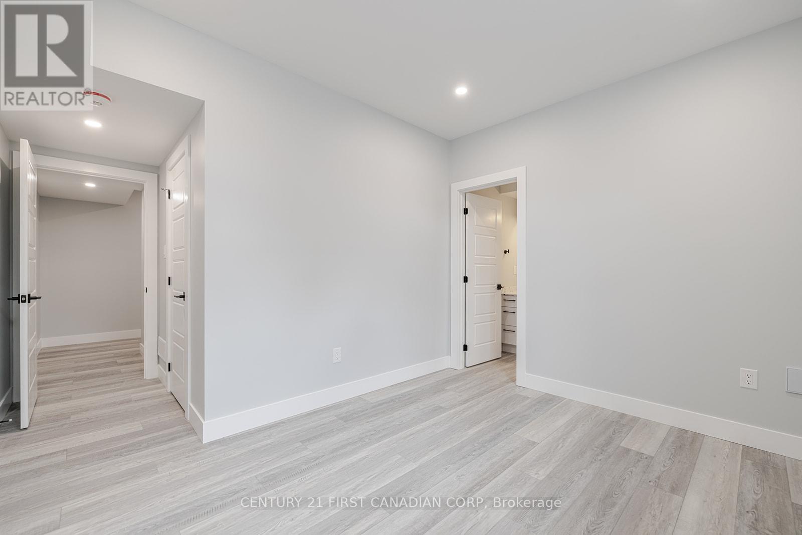 109 Ross Street Property Photo 23