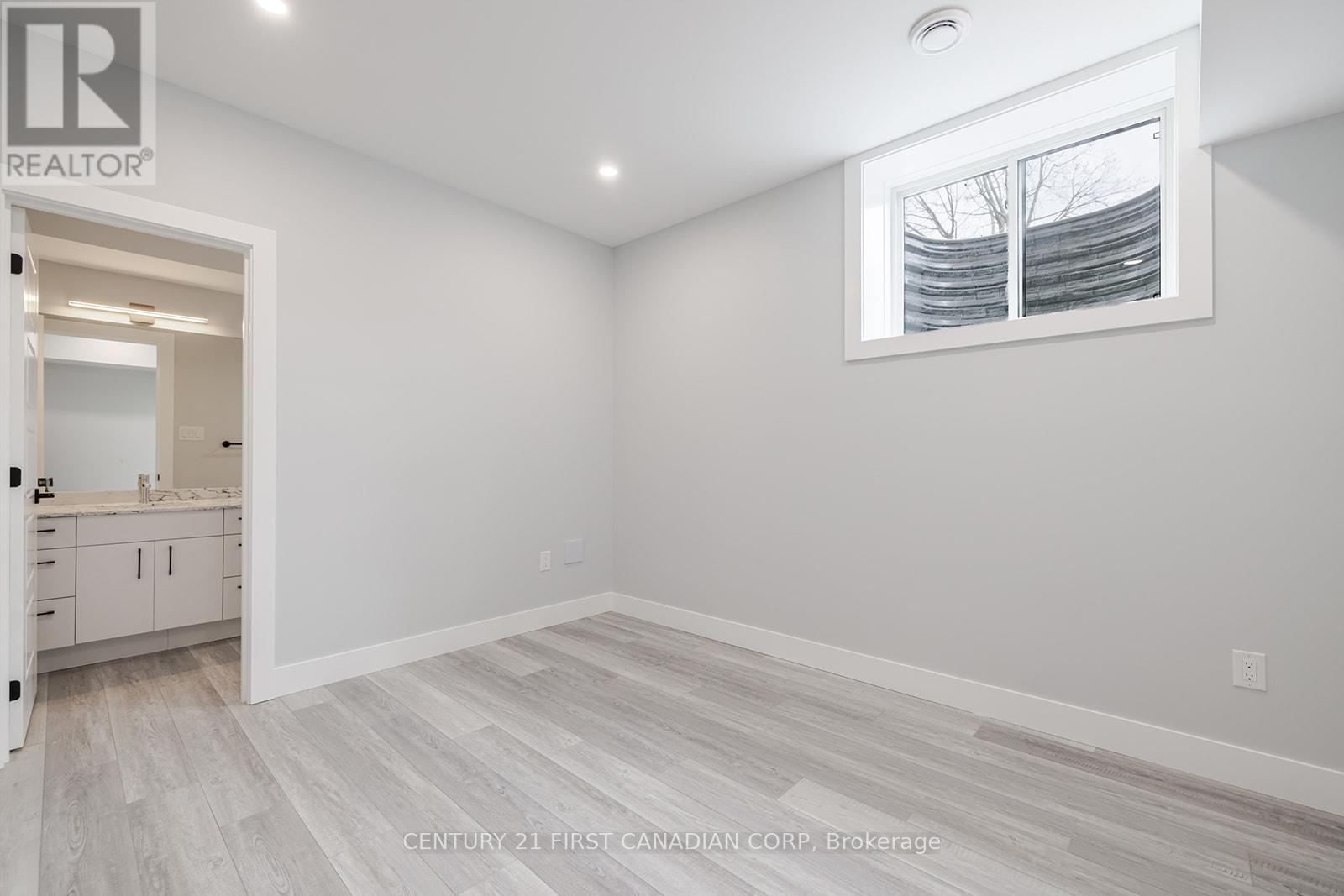 109 Ross Street Property Photo 24