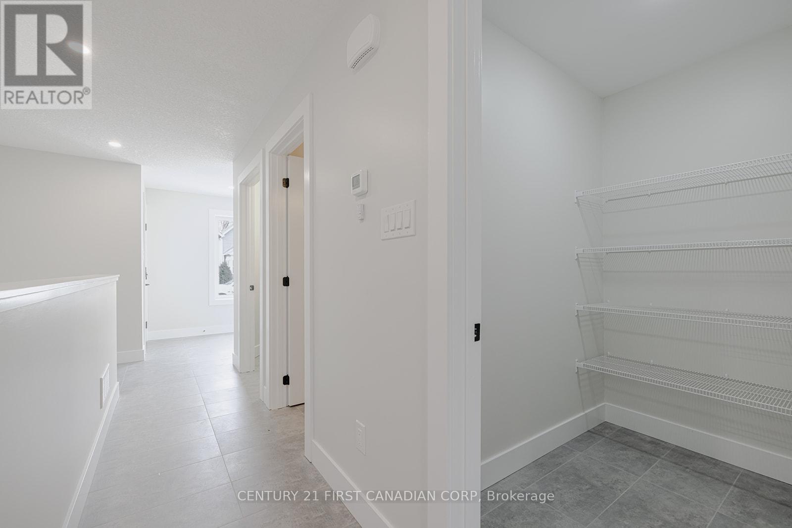 109 Ross Street Property Photo 27