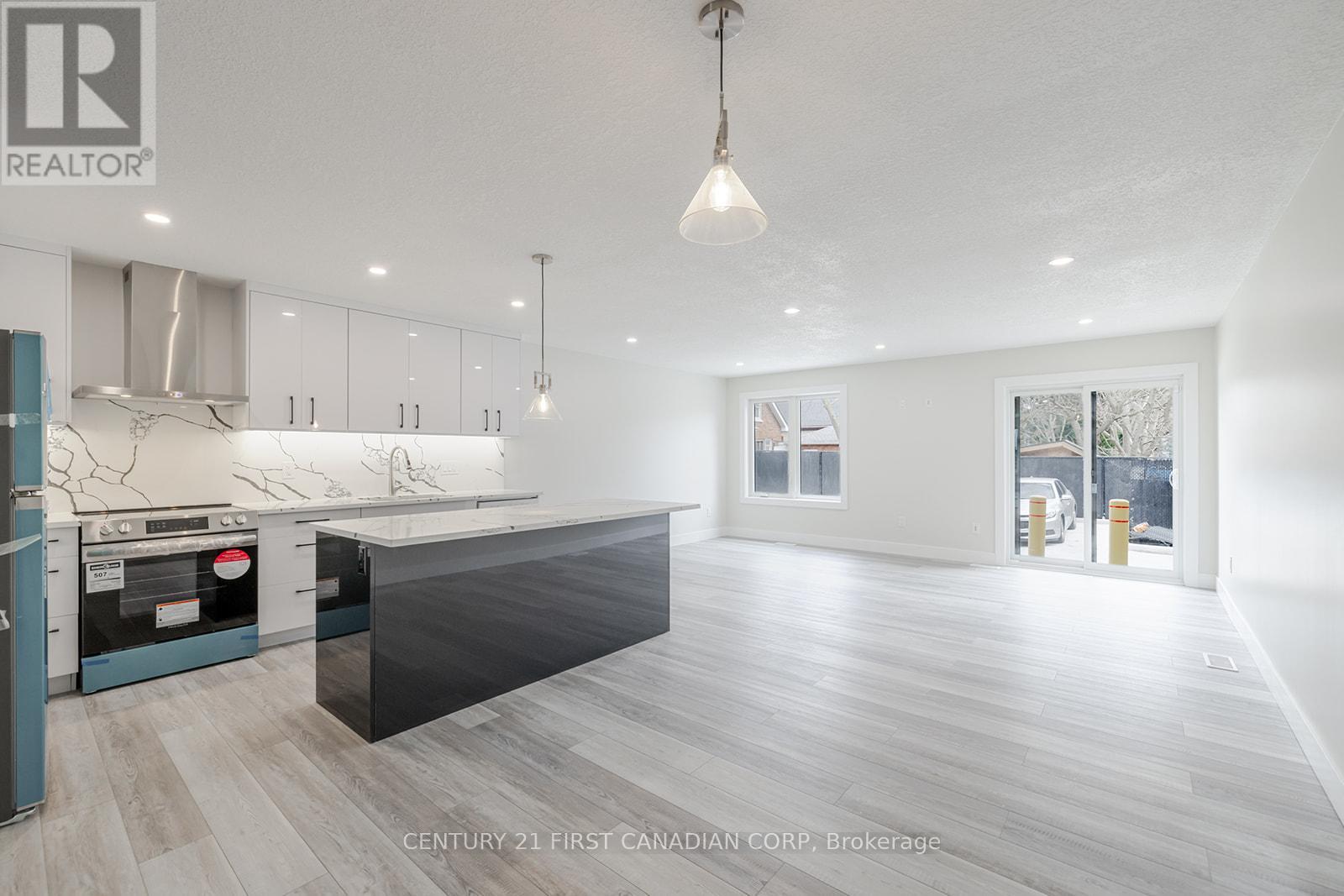 109 Ross Street Property Photo 28