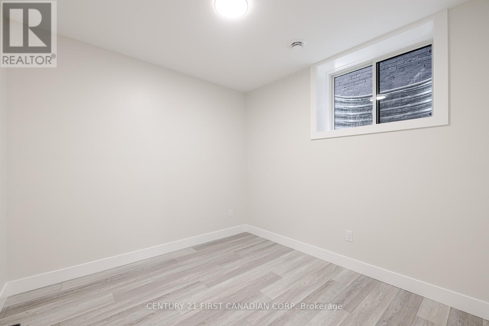 109 Ross Street Property Photo 30