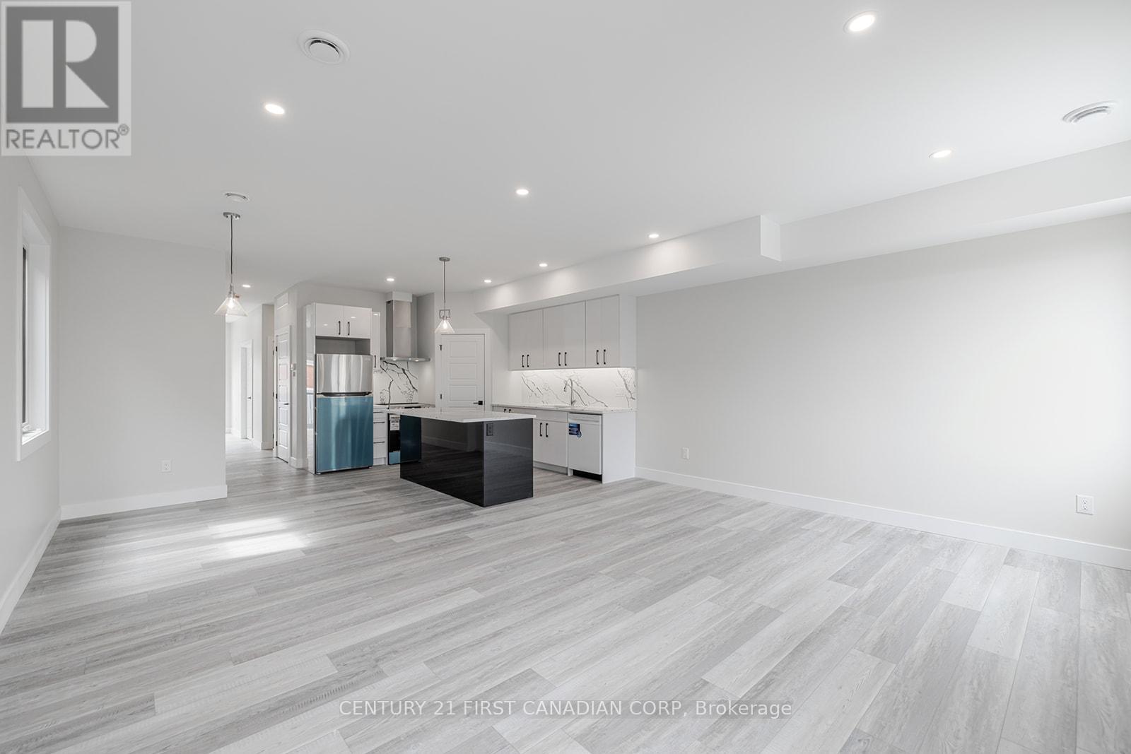 109 Ross Street Property Photo 36