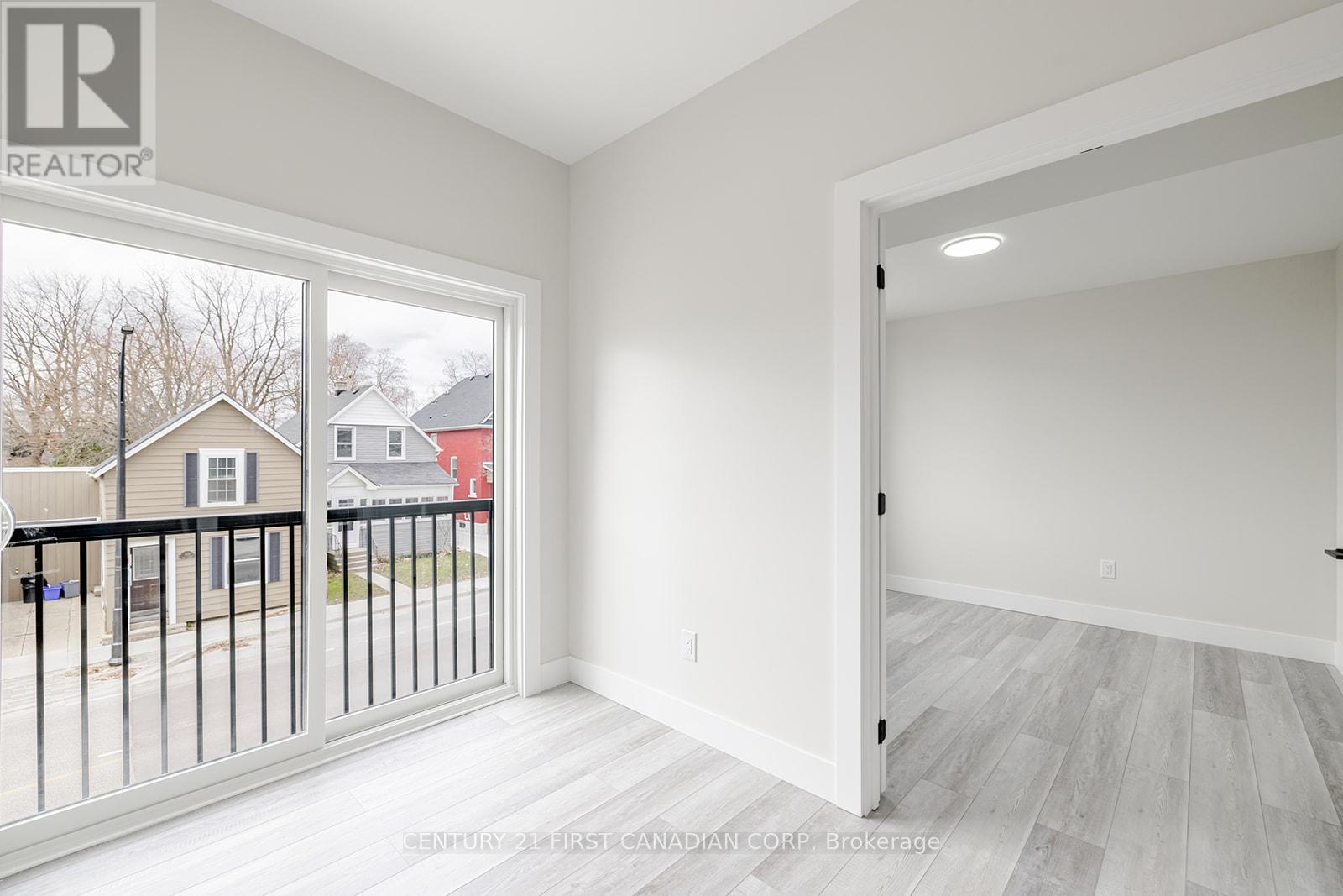 109 Ross Street Property Photo 38