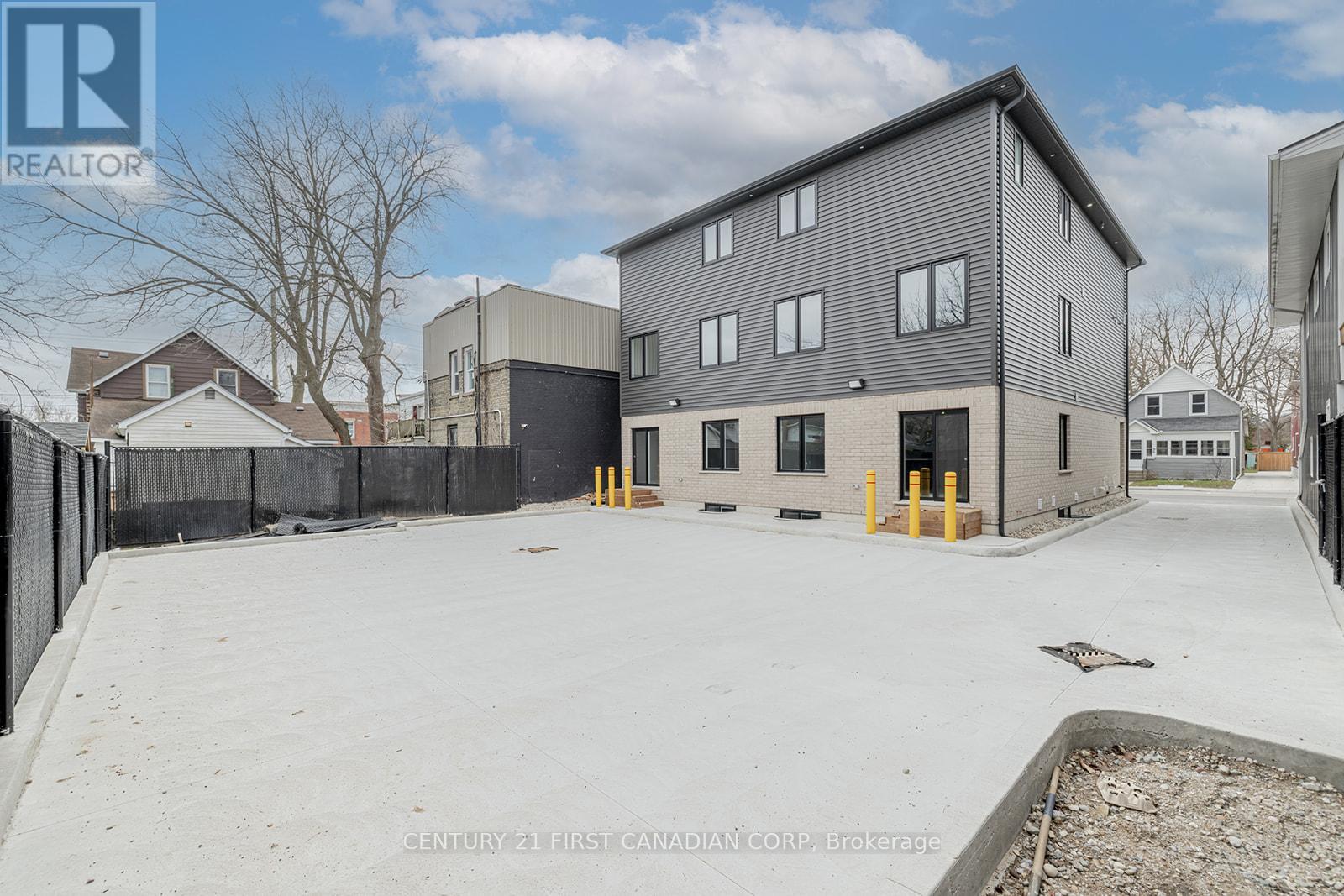109 Ross Street Property Photo 47