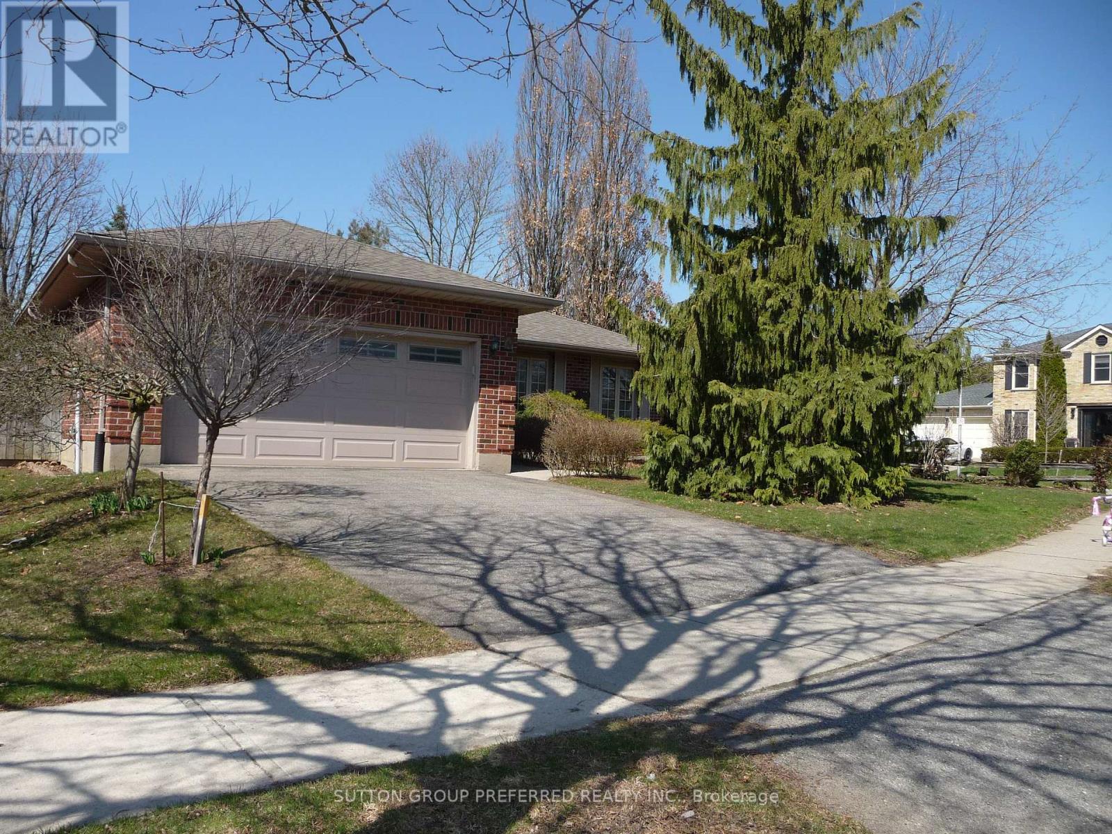 4 Virginia Crescent Property Photo