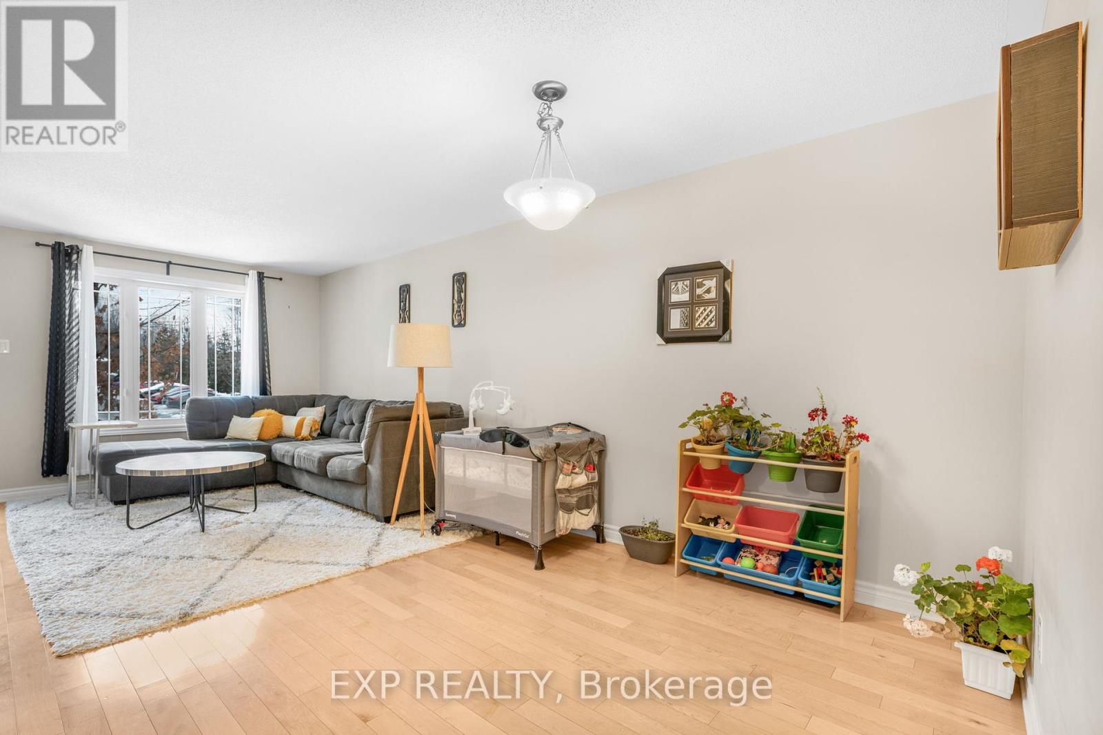 18 - 176 Den Haag Drive Property Photo 12