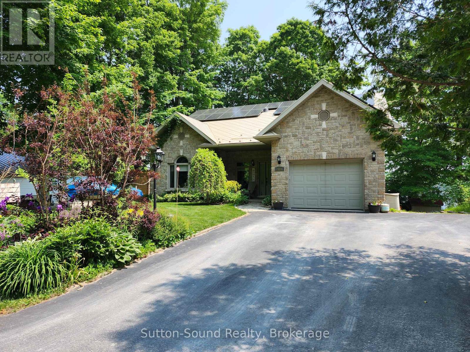122 MCCULLOUGH LAKE DRIVE Property Photo 1