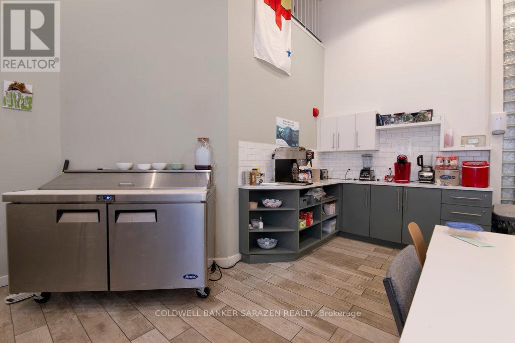 25 Rosemount Avenue Property Photo 6
