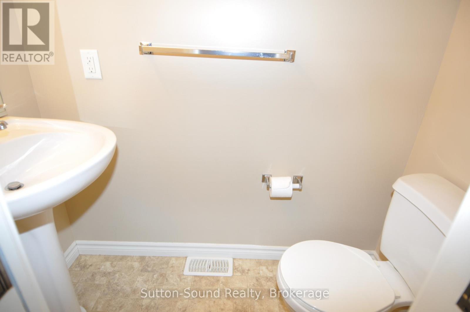 1326 15th St B Street E Property Photo 6