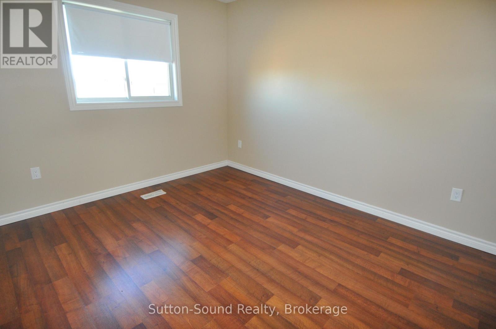 1326 15th St B Street E Property Photo 8