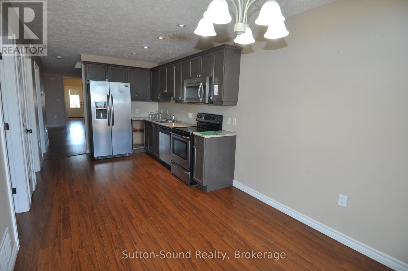 1326 15th St B Street E Property Photo 11