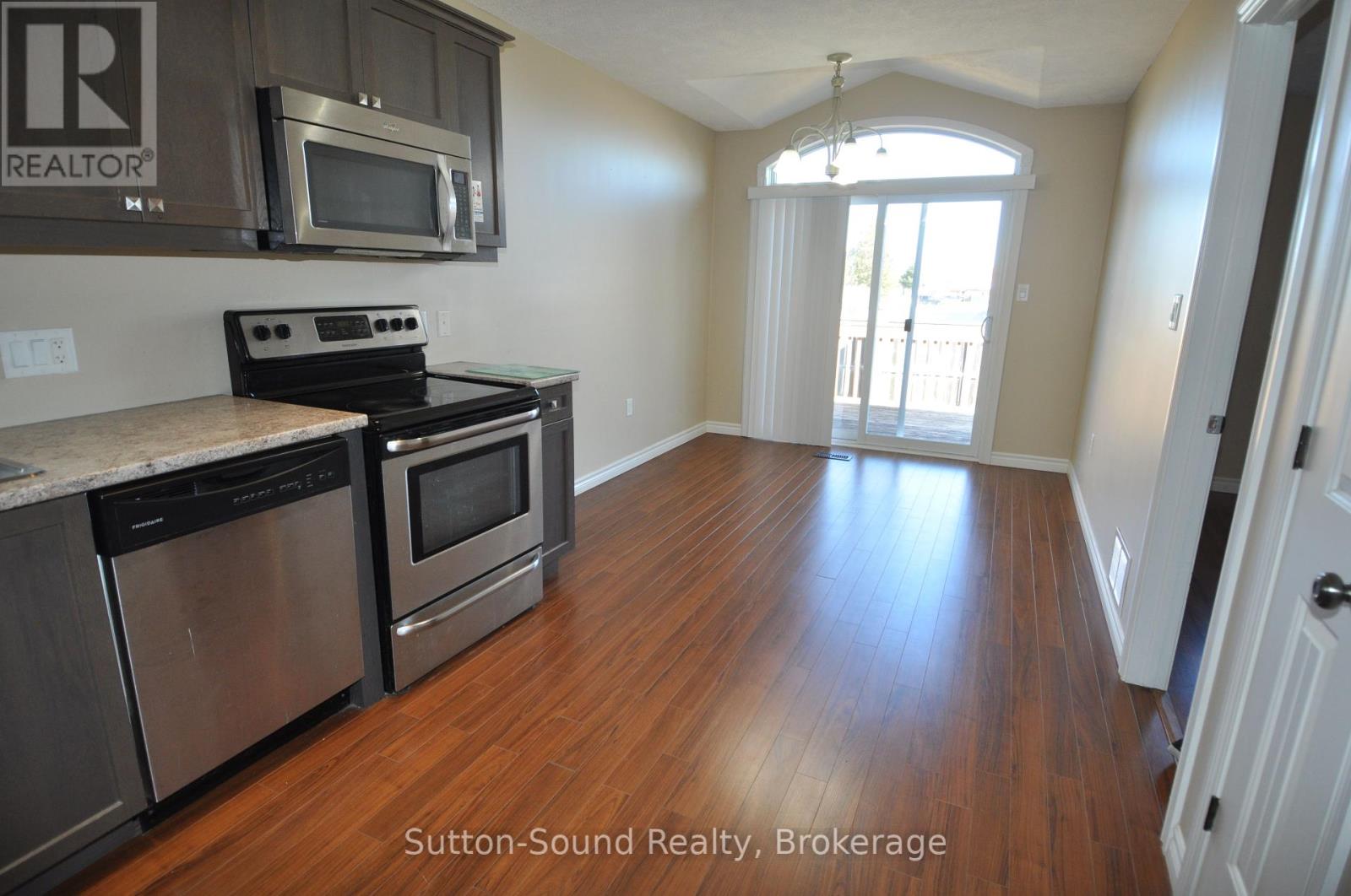 1326 15th St B Street E Property Photo 13