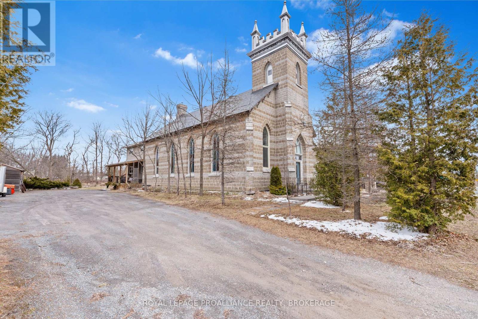 3958 HARROWSMITH ROAD Property Photo 1