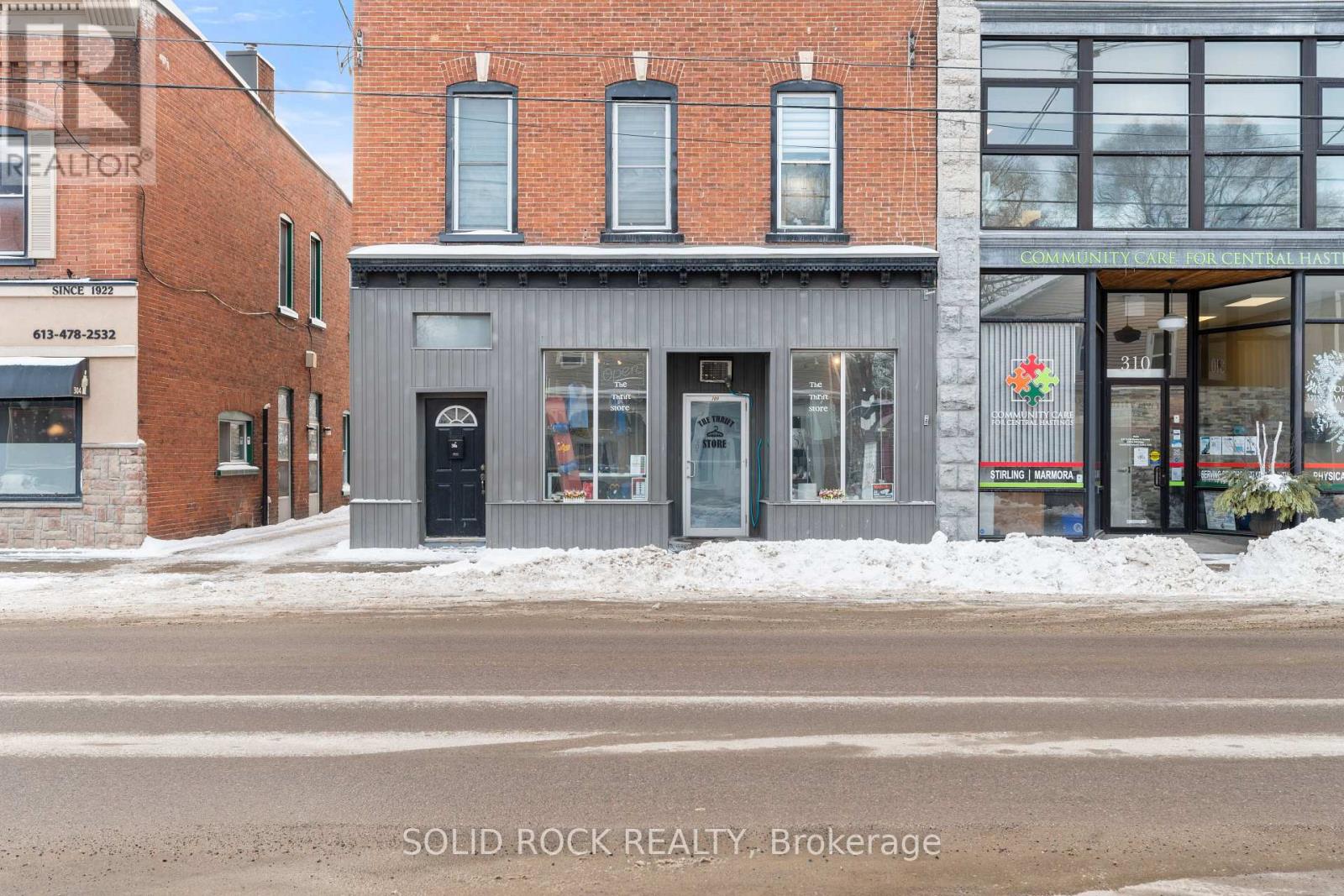 308 Victoria Street N Property Photo 2