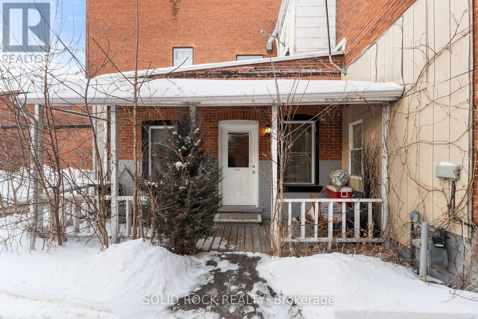 308 Victoria Street N Property Photo 5