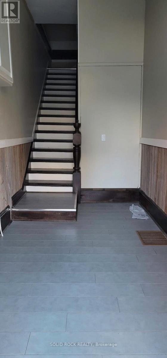 308 Victoria Street N Property Photo 13