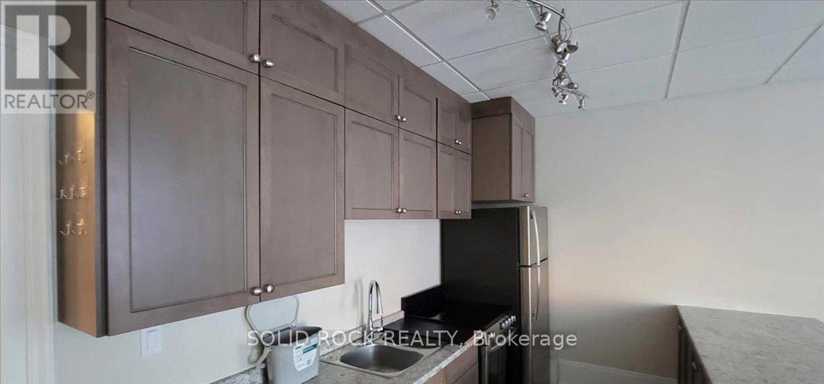 308 Victoria Street N Property Photo 17