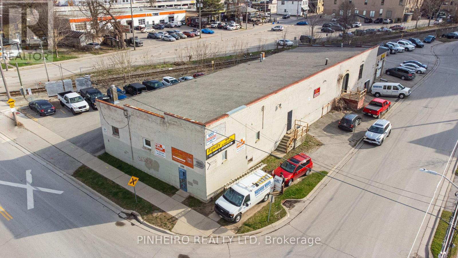 100 St George Street Property Photo 6