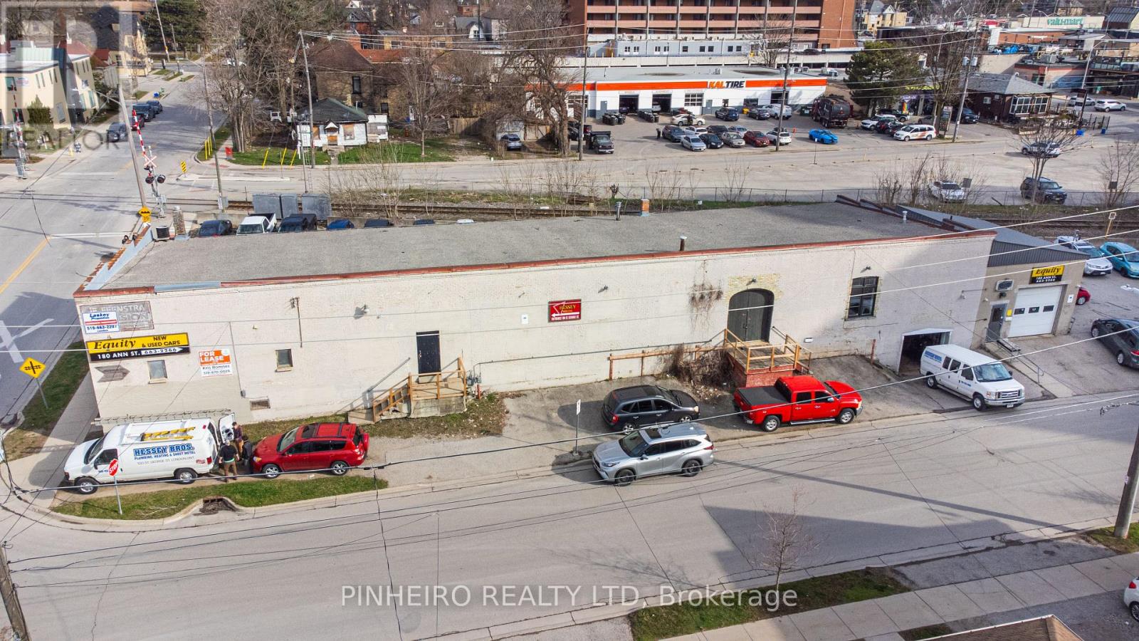 100 St George Street Property Photo 7