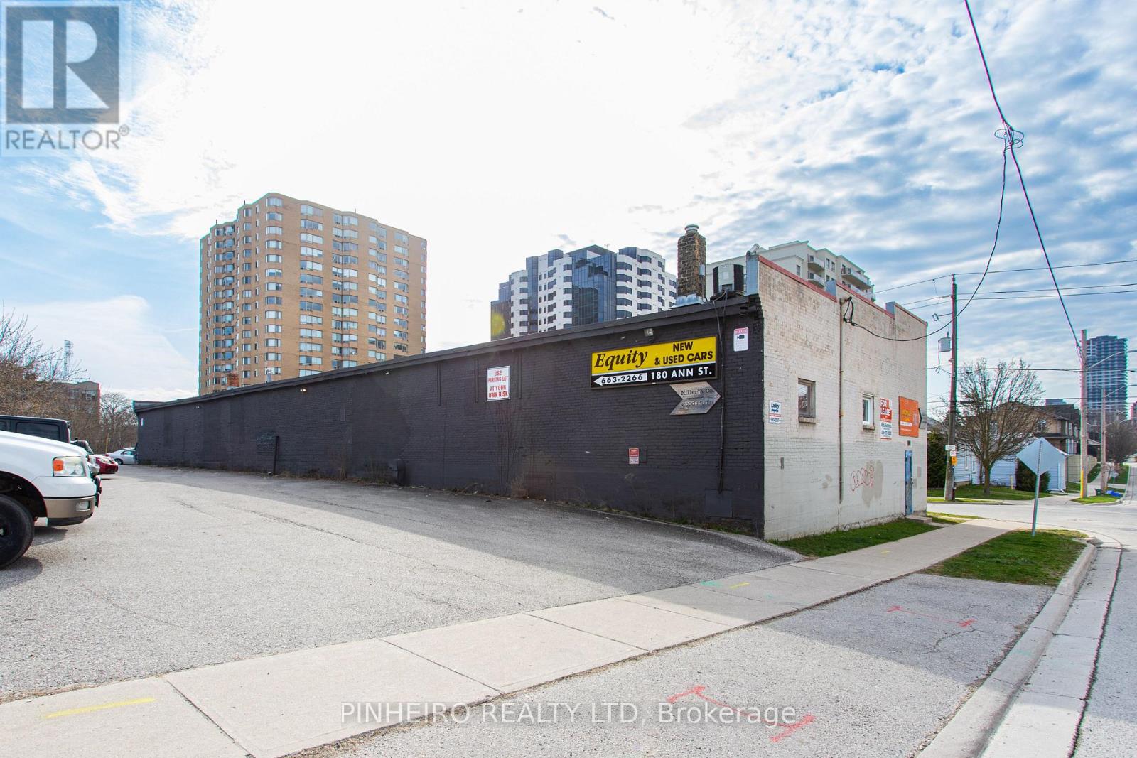 100 St George Street Property Photo 9