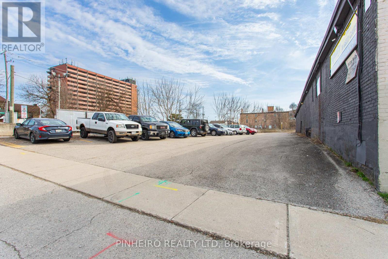 100 St George Street Property Photo 10