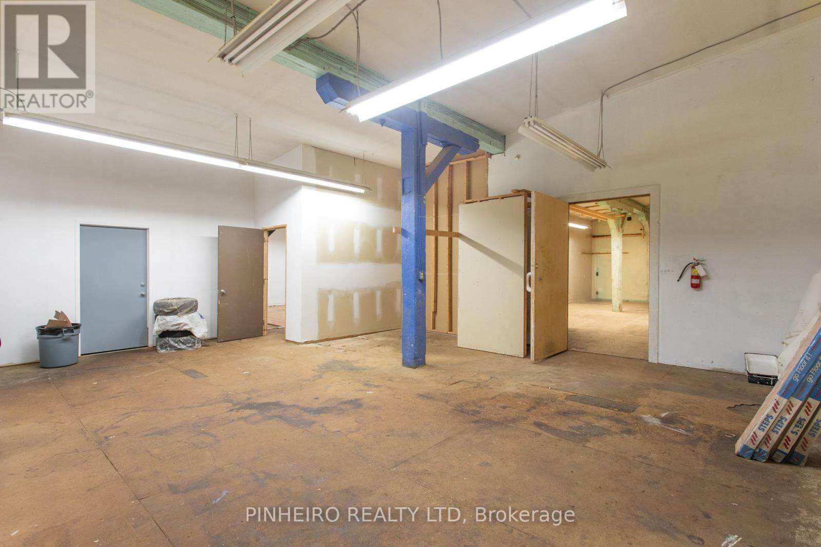 100 St George Street Property Photo 12
