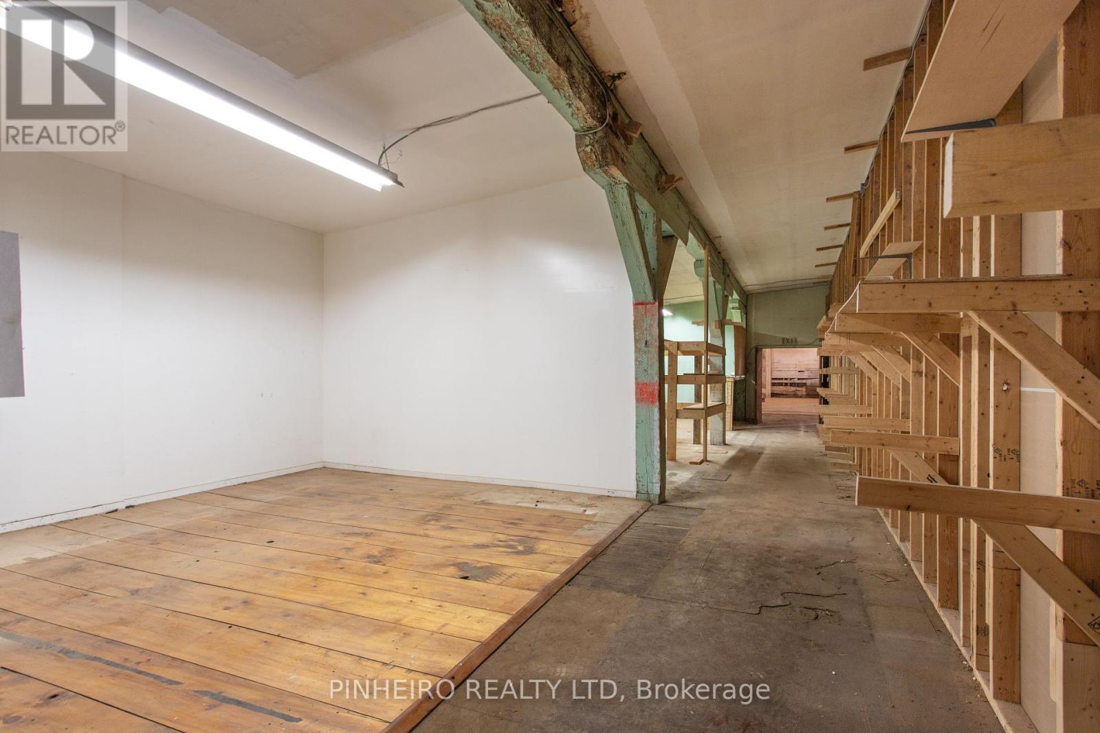 100 St George Street Property Photo 13