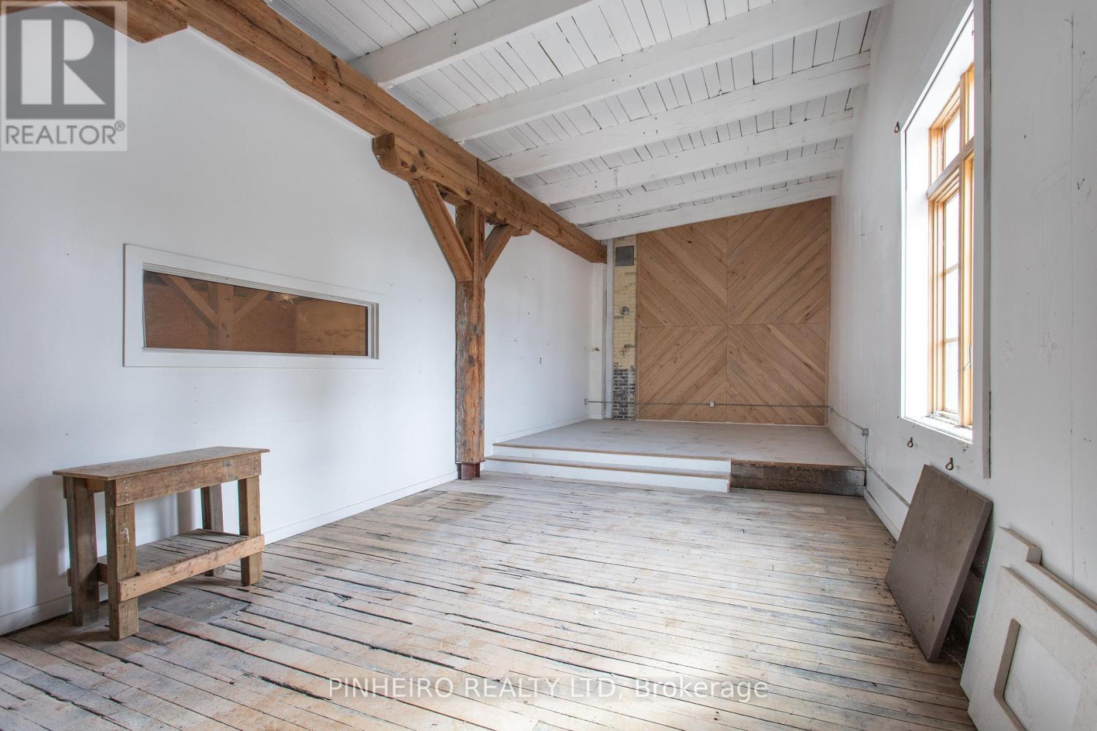 100 St George Street Property Photo 19