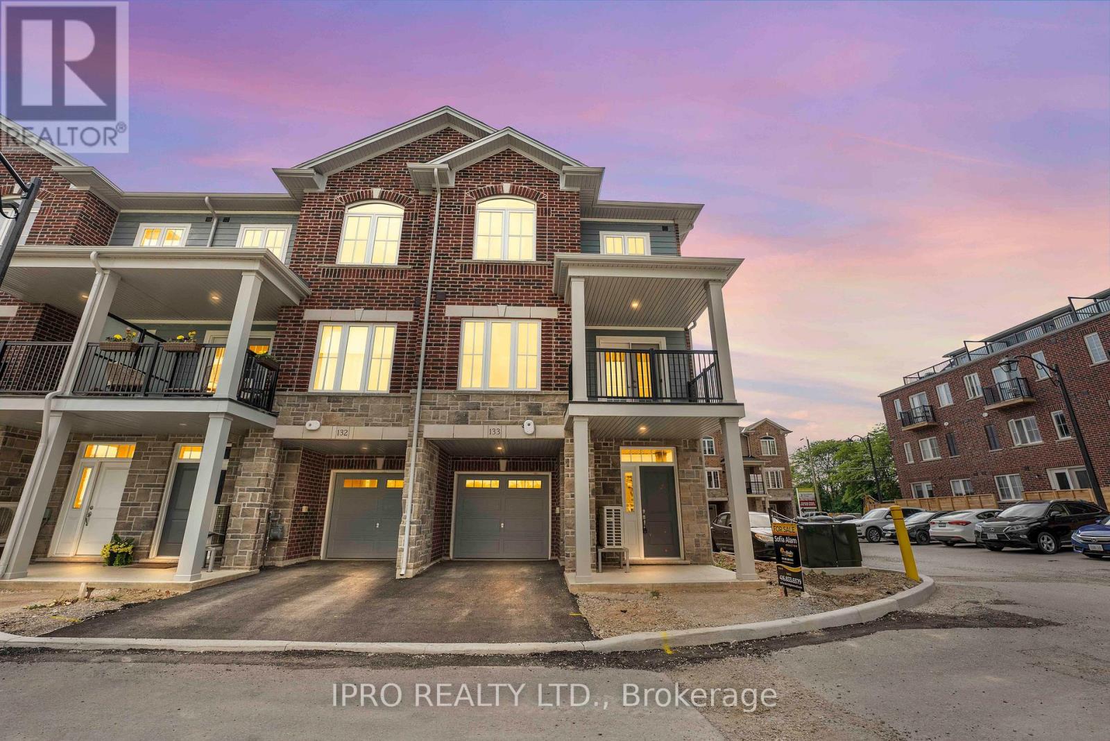 133 - 677 PARK ROAD N Property Photo 1