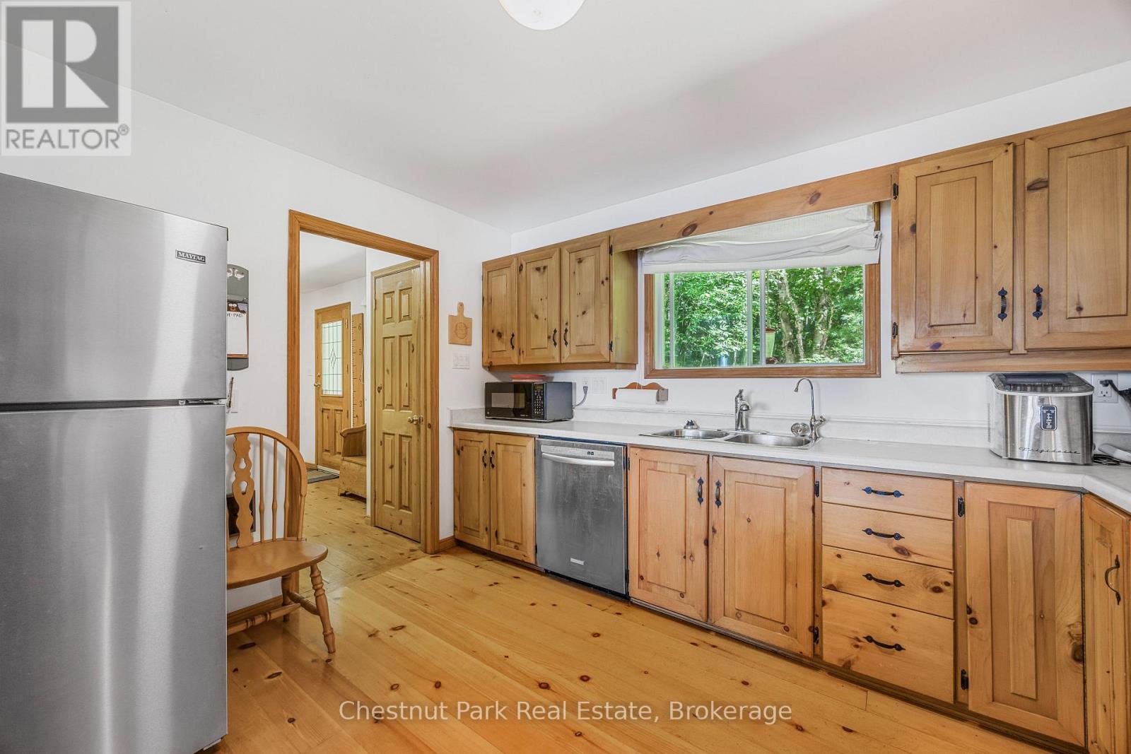 3 - 1251 Brackenrig Road N Property Photo 19