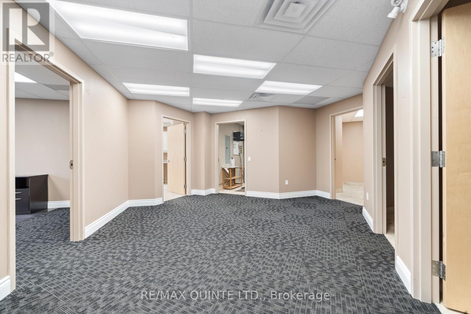 201 - 30 King Street Property Photo 6