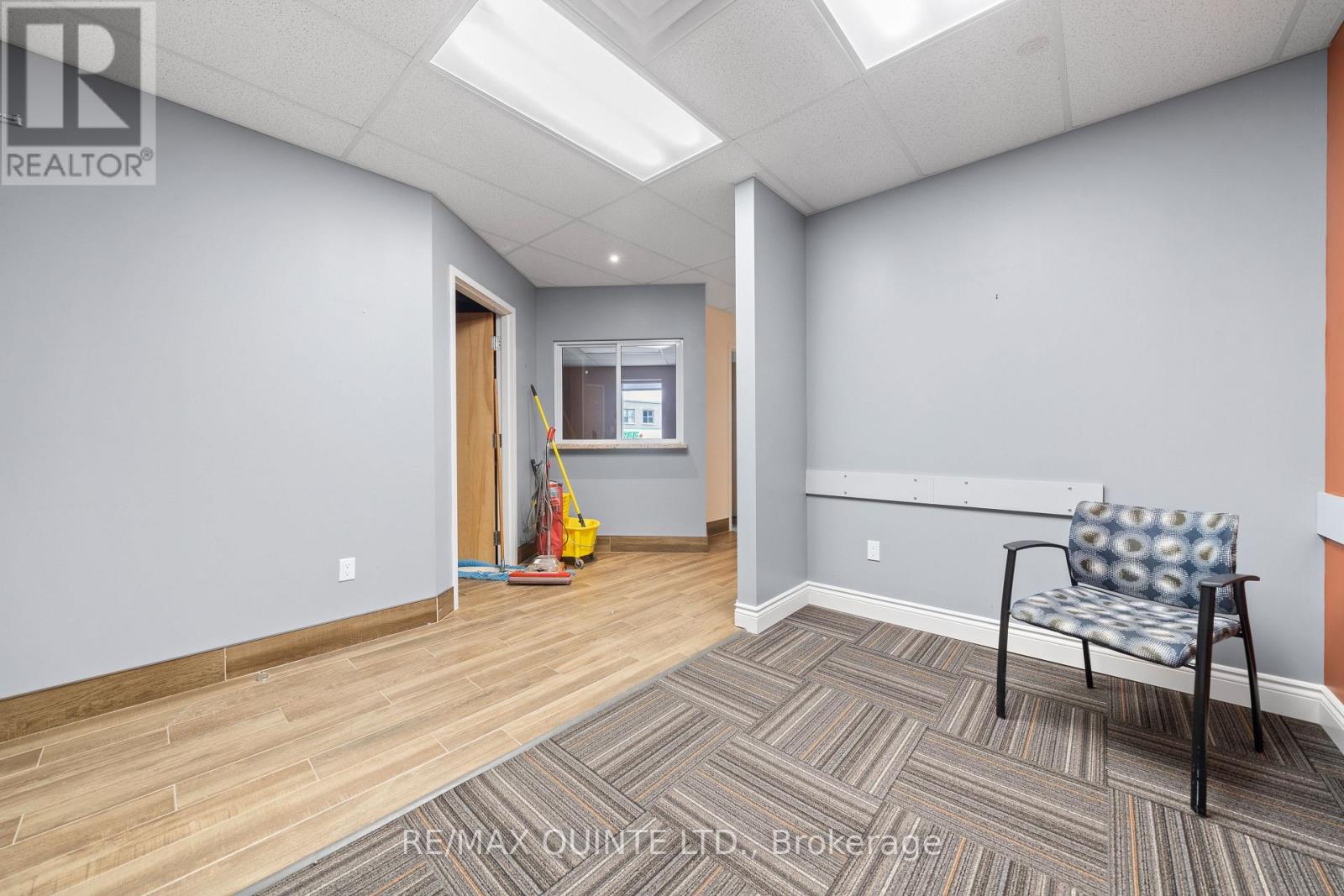201 - 30 King Street Property Photo 19