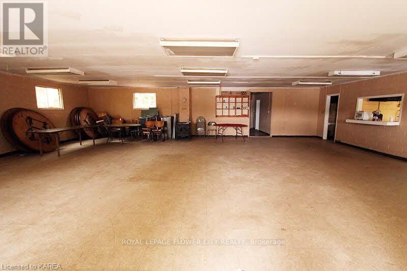 6454 Perth Rd Property Photo 7