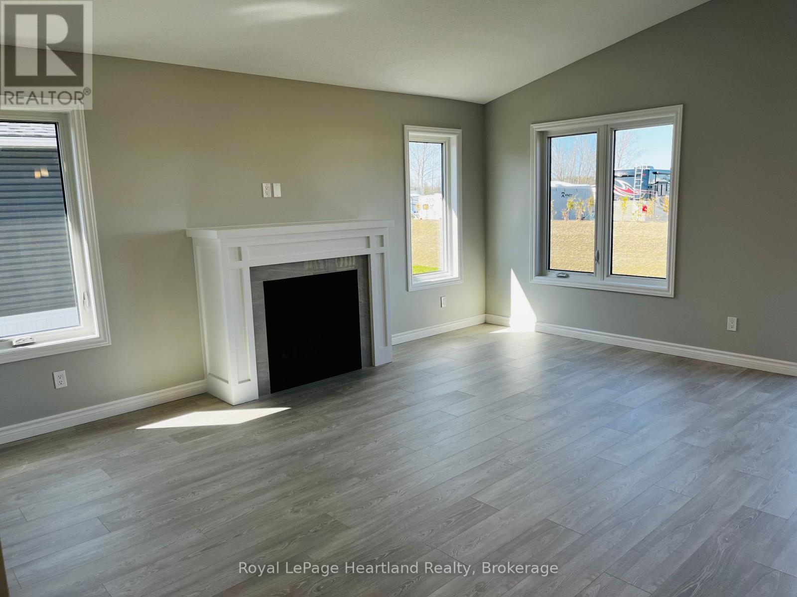 11 Bluffs View Boulevard Property Photo 6