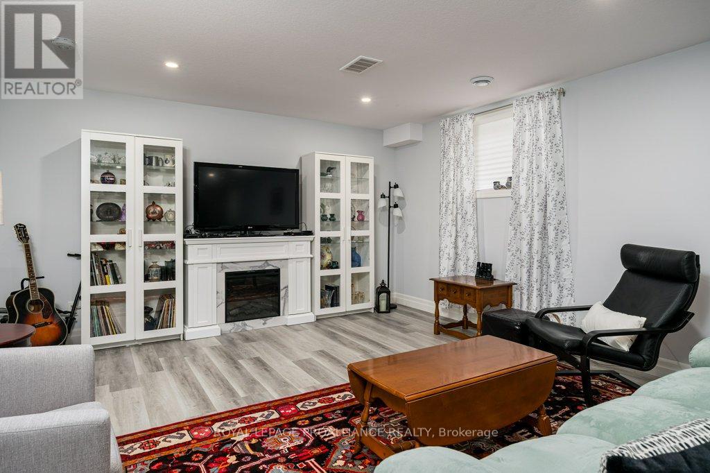 14 Caleb Crescent Property Photo 24
