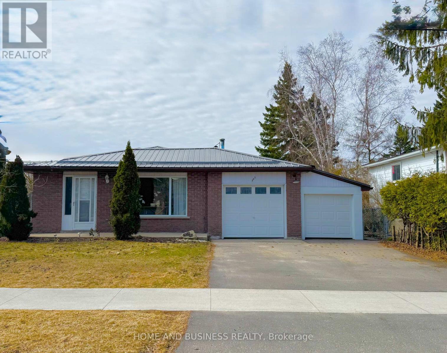 307 Domville Street Property Photo 1