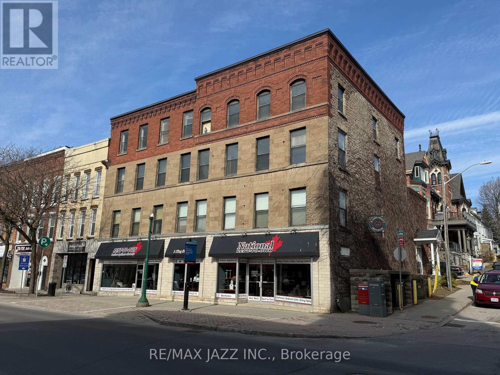 2 King Street W Property Photo 1