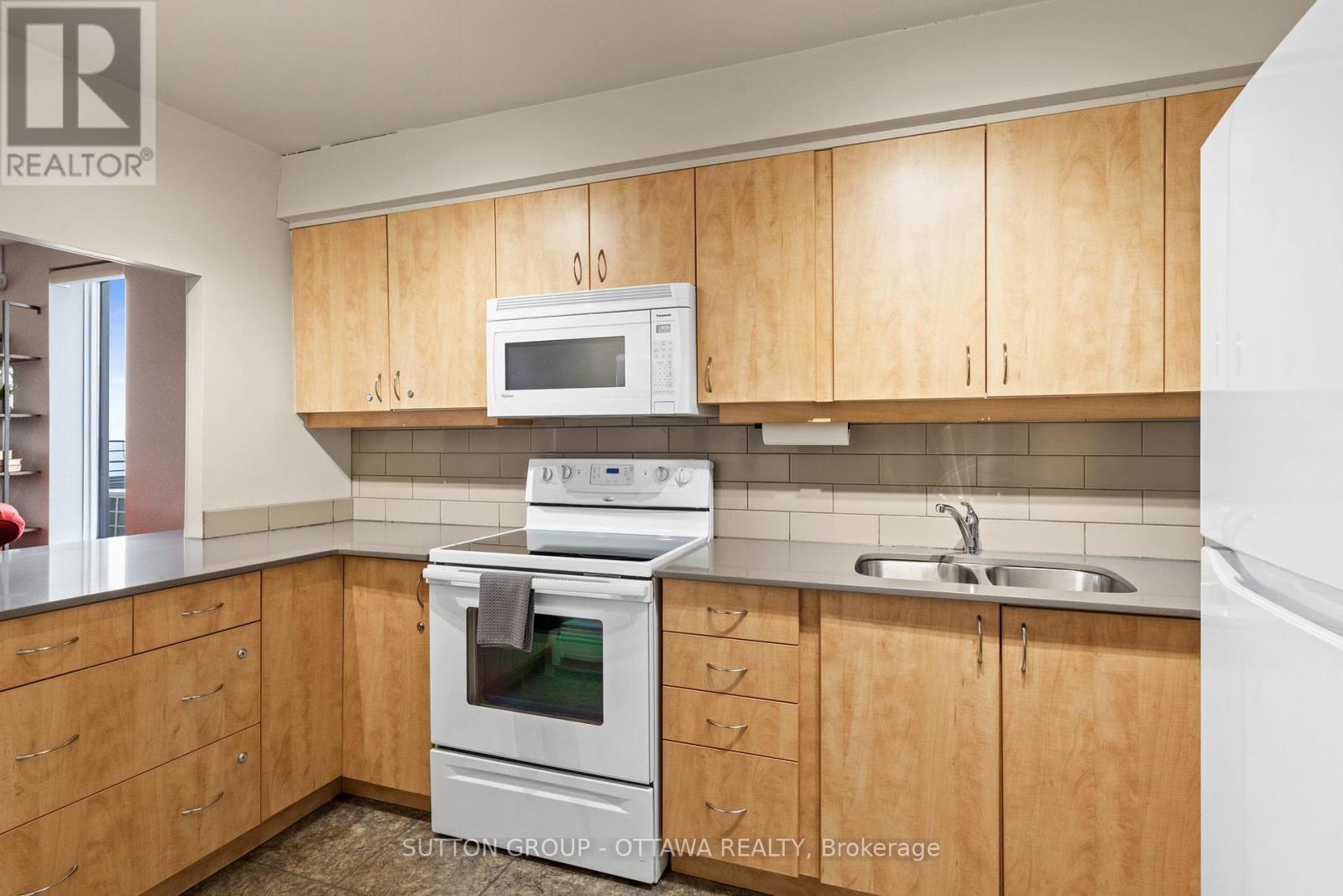 410 - 3100 Carling Avenue E Property Photo 31