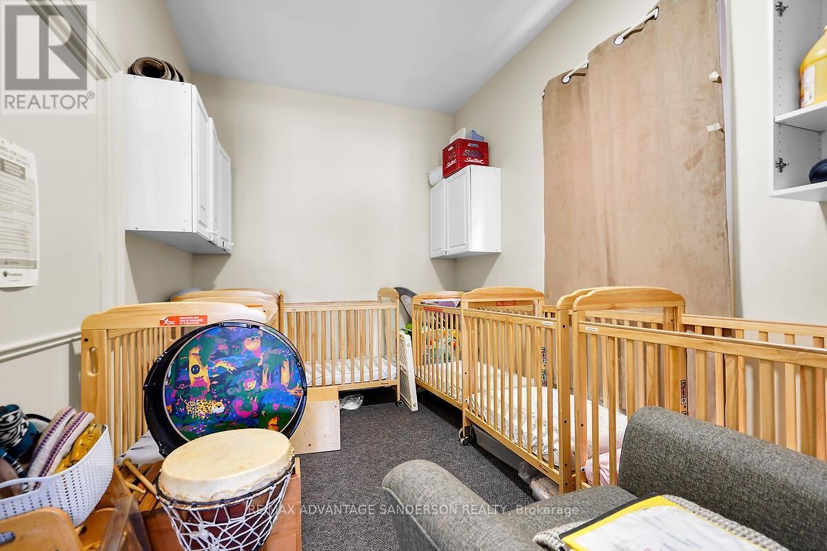 318 Piccadilly Street Property Photo 19