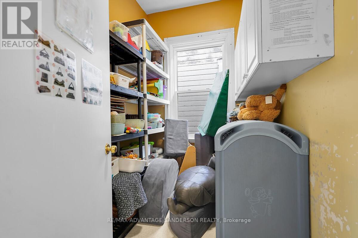 318 Piccadilly Street Property Photo 22