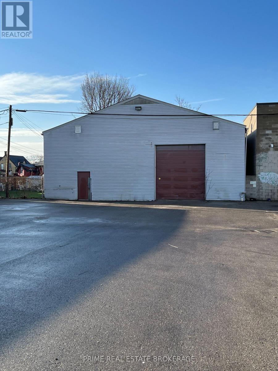 501 Bathurst Street Property Photo 2