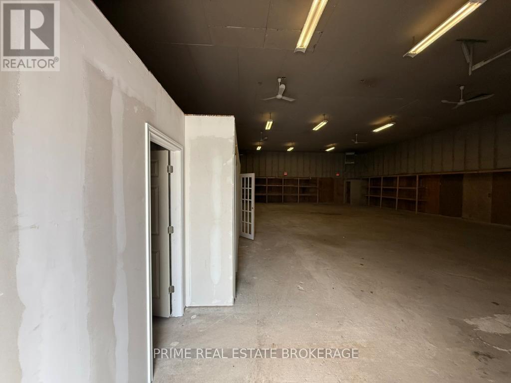 501 Bathurst Street Property Photo 3