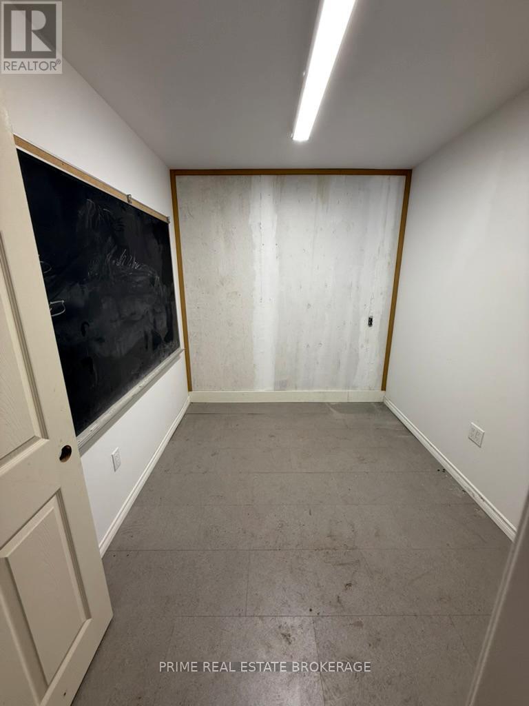 501 Bathurst Street Property Photo 7