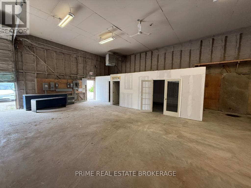 501 Bathurst Street Property Photo 8