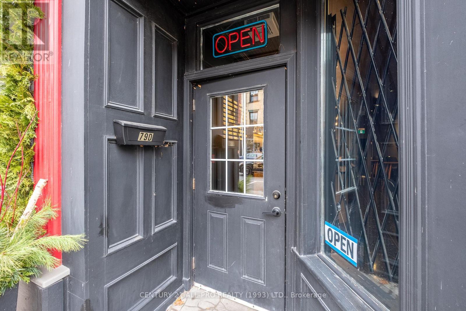 D - 79 King Street W Property Photo 5