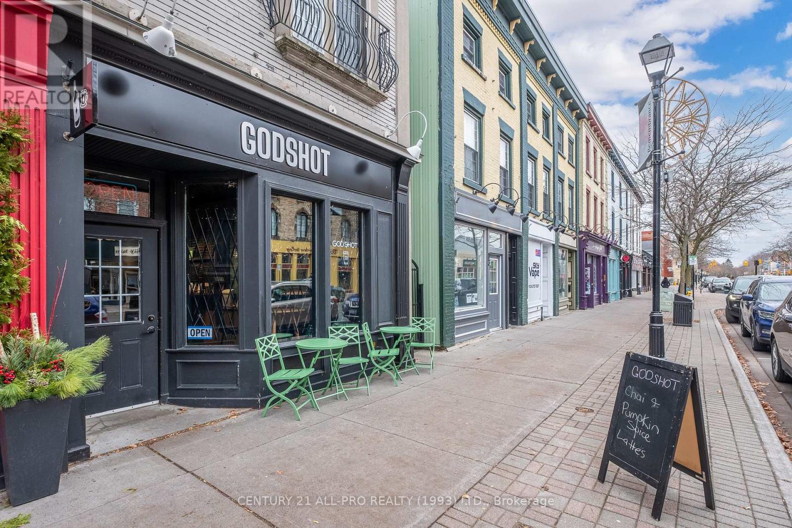 D - 79 King Street W Property Photo 33