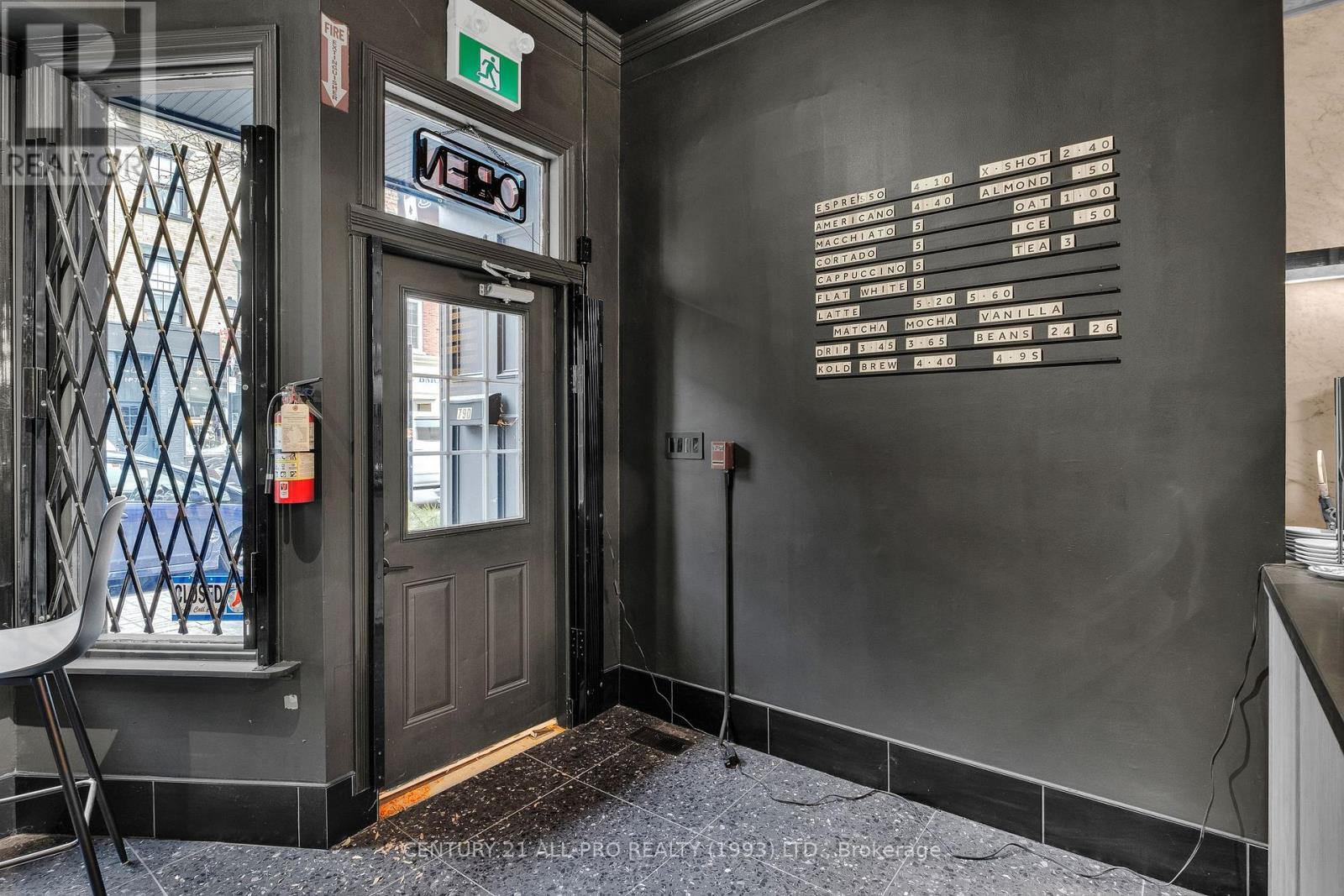 D - 79 King Street W Property Photo 37