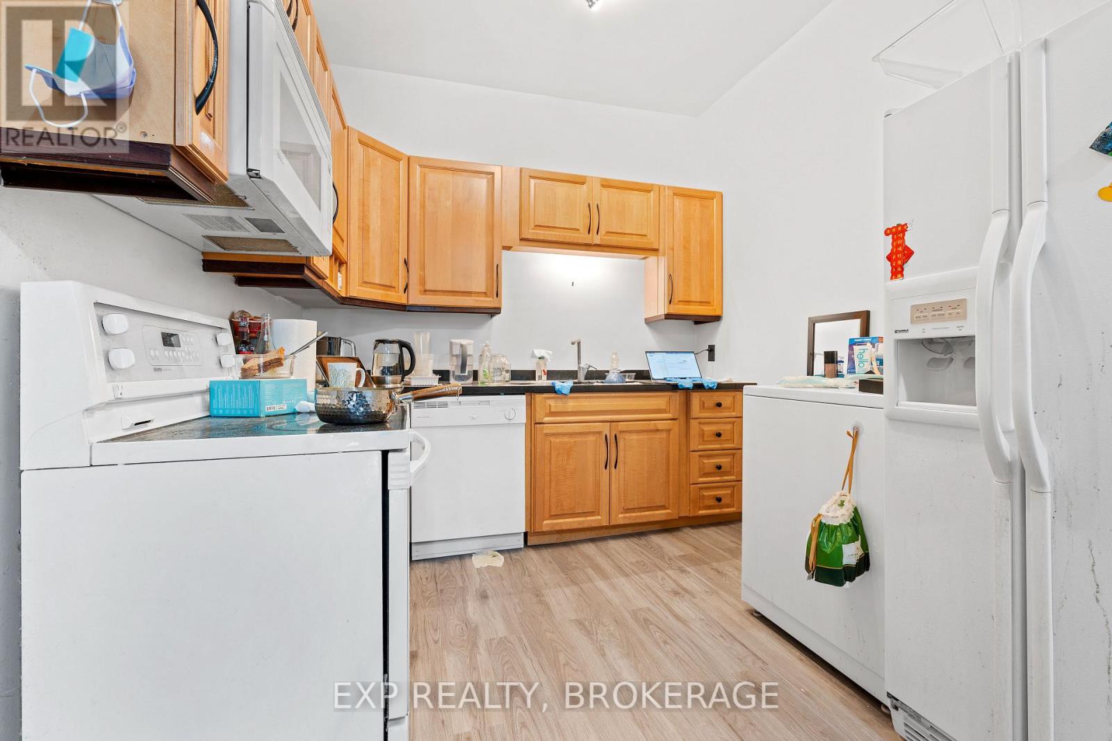 148-150 King Street W Property Photo 16